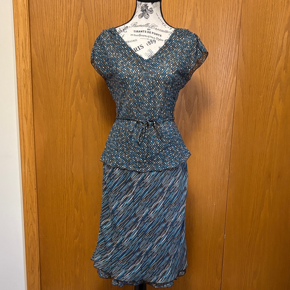 Chic Blue Patterned Top and Pencil Skirt Set
